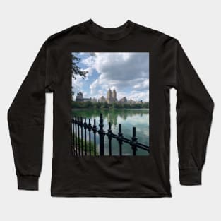 The Lake, Skyline Central Park, Manhattan, NYC Long Sleeve T-Shirt